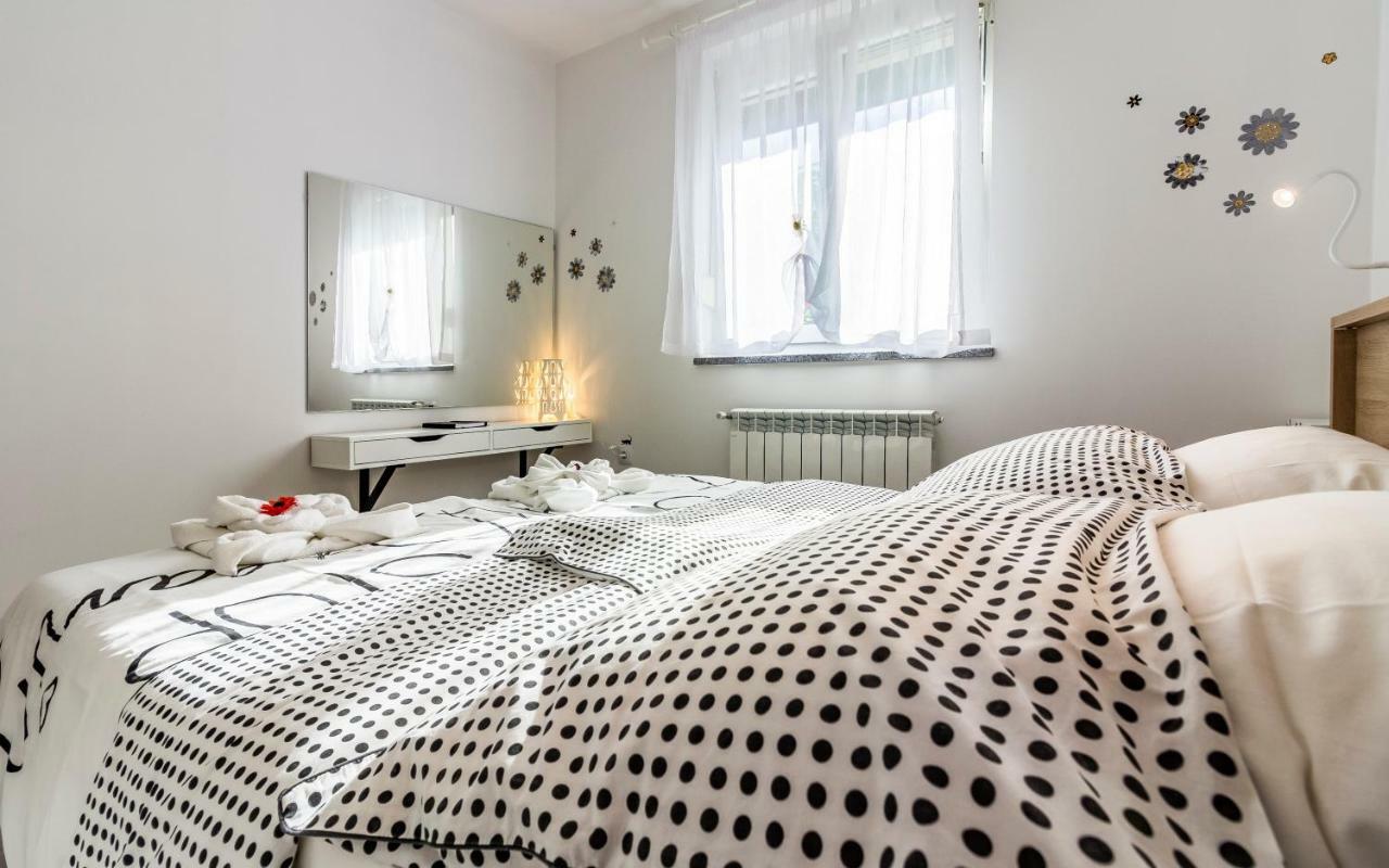 Apartment Mika Pula Zewnętrze zdjęcie